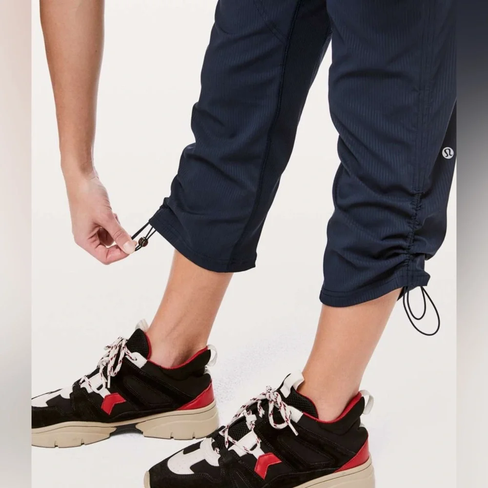 Lululemon Dance Studio‎ Crop Pants 25” True Navy Swift sz6